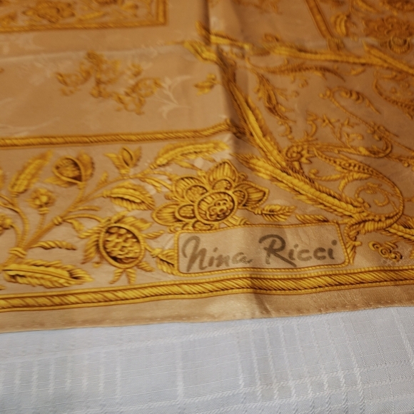 Nina Ricci Gold scarf ✨️ 💛 - Picture 14 of 14